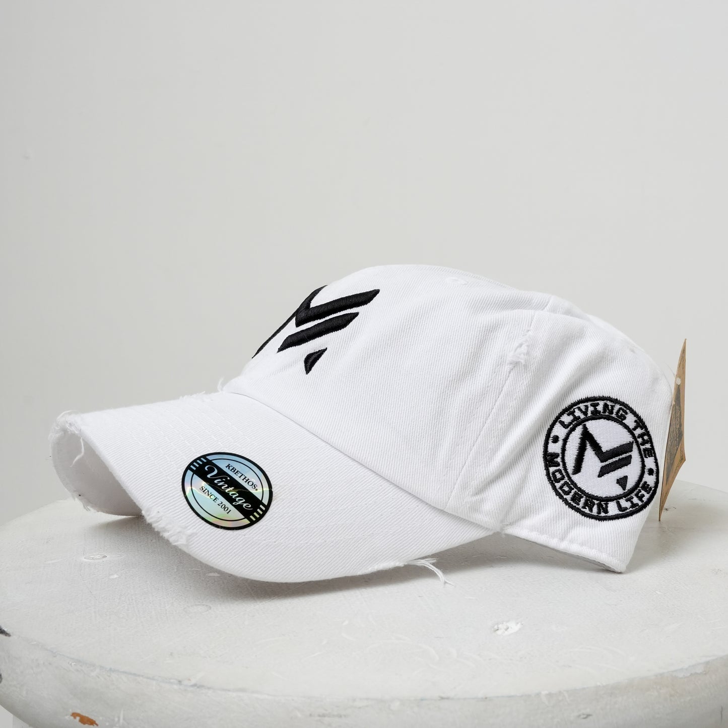 MODERN HAT WHITE